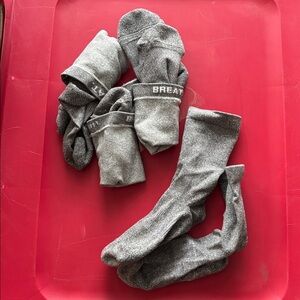 Lululemon bundle of 4 crew socks sz S